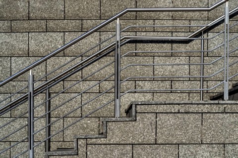 Building staircase wall