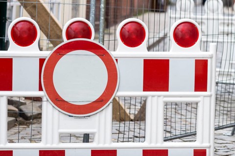 Prohibition sign in front of construction site