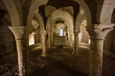 Cripta, iglesia romanica, de San Martín de Tours, consagrada en 1156, San Martin de Unx, comunidad