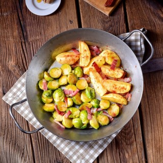 Brussels Sprouts with ham, honey and roasted potatoes
