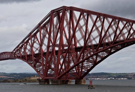 Railway bridge (cantilever bridge based on the Tanner girder principle), completed in 1890,