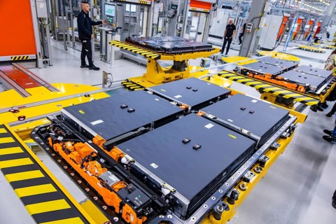 Mercedes-Benz subsidiary ACCUMOTIVE is setting a major milestone in Kamenz with the series