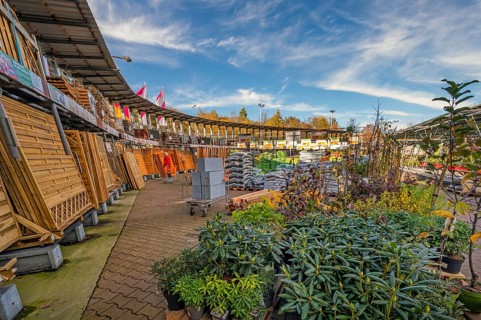 DIY store, outdoor area with plants and privacy screens, Allgäu, Bavaria, Germany