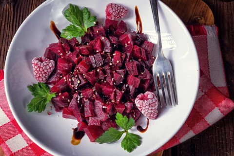 Beetroot salad with raspberries