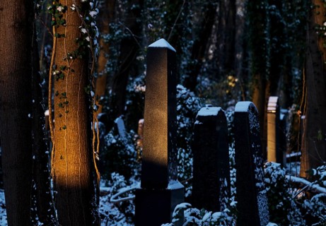 Germany, Berlin, 28.11.2023, Weißensee Jewish Cemetery, Gravestones in the sunlight