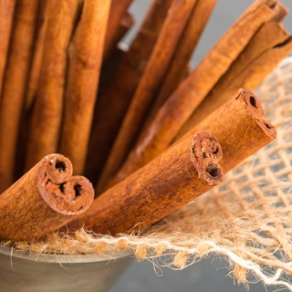 Cinnamon sticks