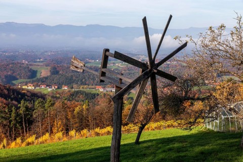 Autumn atmosphere, hilly landscape and vineyard with foliage colouring, Klapotetz, St. Andrä-Höch,