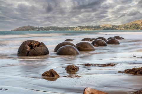 Scenic Moeraki Boulders at the east coast of New Zealands South Island