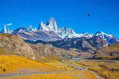 The white top of Fitzroy rocks covered the midday sun. Amazing Patagonia in February