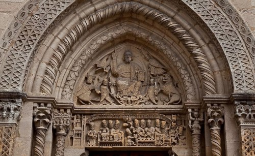 Semur-en-Brionnais Burgundy St-Hilaire Begun in the early 12th century West portal In the tympanum