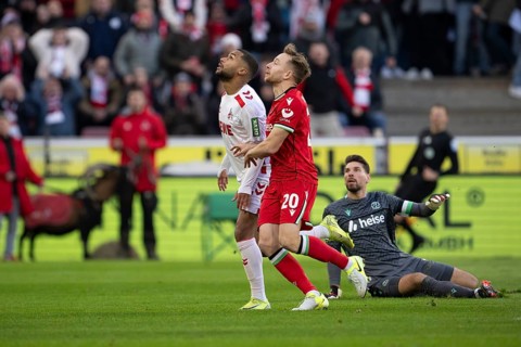 (DFL/DFB REGULATIONS PROHIBIT ANY USE OF PHOTOGRAPHS AS IMAGE SEQUENCES AND/OR QUASI-VIDEO)