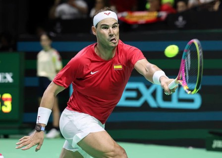 Der spanische Tennisspieler Rafael Nadal in Aktion bei den Davis Cup Finals 2024, Palacio de