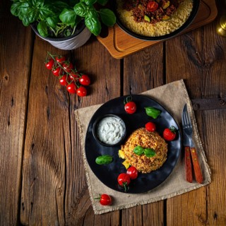 Rustic wulgur fried with minced meat and vegetables