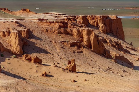 Rocky primeval landscape in the dry landscape of the Gobi Desert, Mongolia, Central Asia, Mongolia