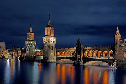 Oberbaum Bridge over the Spree, architect Otto Stahn, at the Festival of Lights 2009,