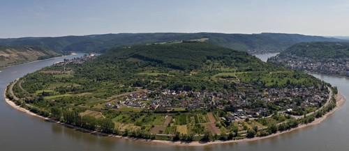 The great arch of the Rhine seen from Gedeonseck near Boppard, Rhineland-Palatinate, Germany