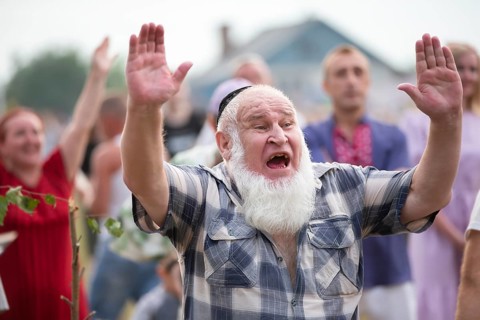 31 July 2021. Belarus The village of Autyuki: an elderly man with a skullcap protests