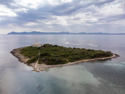 Group of canoeist in Alcanada island, Alcudia, Majorca, Balearic Islands, Spain