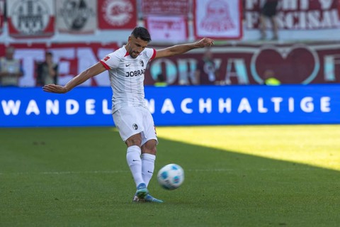 Football match, Vincenzo GRIFO SC Freiburg on the flank, Voith-Arena football stadium, Heidenheim