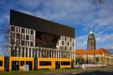 The Stadtforum will be built on Ferdinandplatz by 2025. The two divisions of Urban Development,