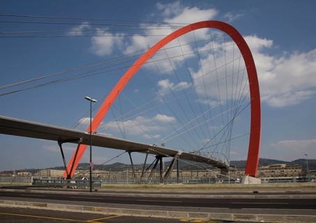 Turin, pedestrian bridge from the Olympic Village to Lingotto