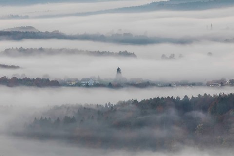 Autumn atmosphere in the early morning, fog drifts through the hilly landscape, St. Andrä-Höch,