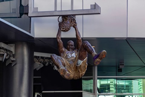 A pictureof the Shaquille O'Neil statue around the Crypto.com Arena