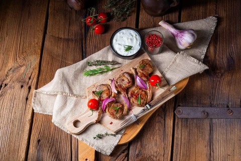 Delicious lamb chops with mint and rosemary