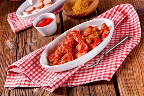 Sausage in curry sauce