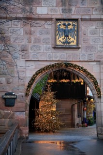 Frauentor, Handwerkerhof, former armoury at the Königstor, Christmas tree, Nuremberg, Middle