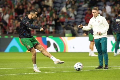 Football match, Cristiano RONALDO CR7 Portugal warming up in front of the match with left foot shot