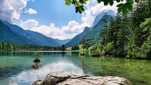 At the beautiful, idyllic Hintersee near Ramsau with a view of the Reiteralpe