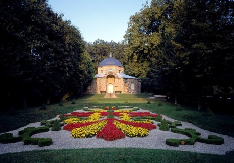 Sanspareil, rock garden/parterre and oriental building from the west