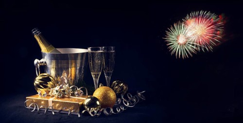New Year's motifs clock, glasses and confetti