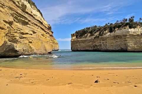 Loch Ard Gorge from the beachside without people during daytime