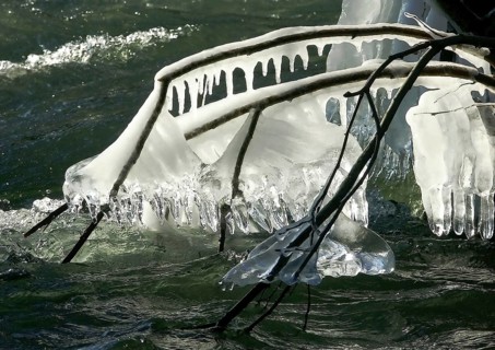 Ice formations on the river