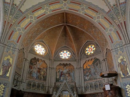 View of the altar, windows and dome in the Altenburg Brethren Church. Altenburg, Thuringia, Germany