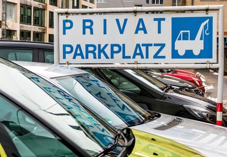 Private car park towing service sign, symbol for parking, towing service, costs Austria