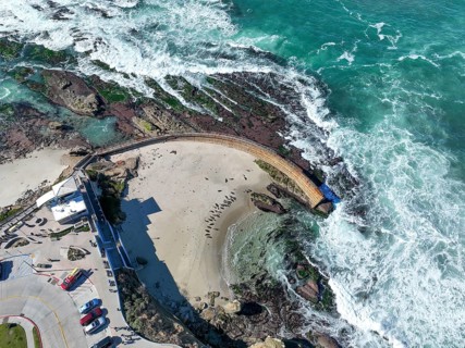 Aerial view of La Jolla cliffs and coastline, San Diego, California, USA
