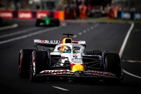 MELBOURNE, AUSTRALIA - MARCH 14: Isack Hadjar of France drives the Visa Cash App Racing Bulls F1