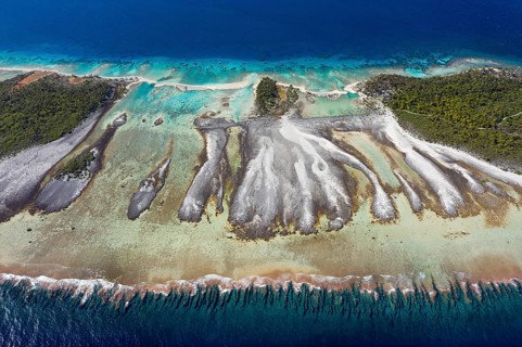 Impressions of Apataki Atoll, Tuamotu Archipelago, French Polynesia