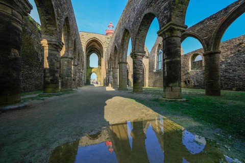 Semaphore, ruins of the Saint-Mathieu abbey and lighthouse on the Pointe Saint-Mathieu,