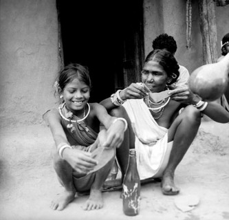 Mother and daughter, Maria tribal, jagdalpur, Chhattisgarh, India, Asia