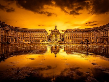 Miroir d'Eau at Place de la Bourse in Bordeaux