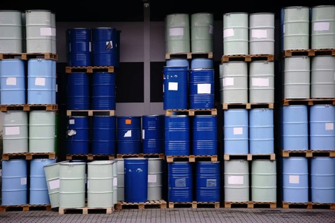 The storage of toxic waste and chemicals in tin cans on the premises of a chemical plant