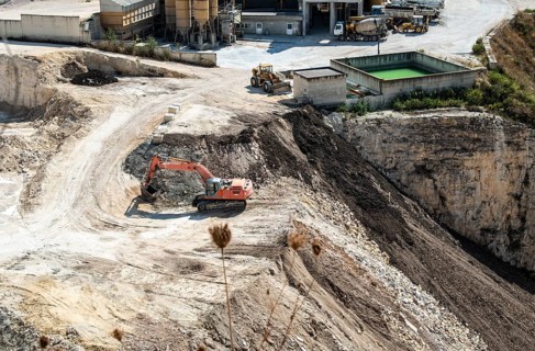 Bergbau Karriere und Maschine zum Zerkleinern von Steinen