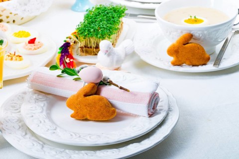 A colourful and festive Easter table decoration