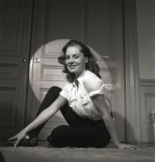 Viveca Lindfors. Swedish-American Actress. 1920-1995. Sweden 1944. Kristoffersson. ref K113-1