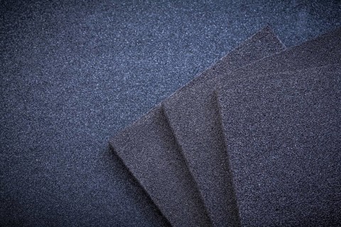 Sanding sponges on glass-paper abrasive tools