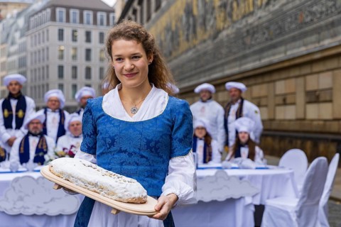 To mark the official start of the stollen season, the Dresden stollen girl Lorna Prenzel and the